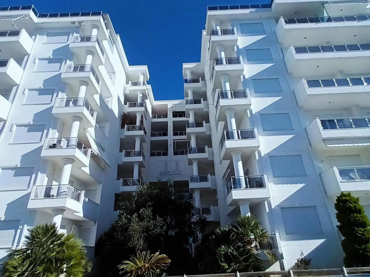Contacts de Apartment White Residence Luxury